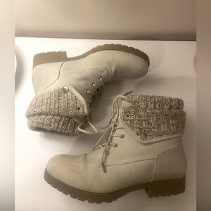 Jessica Cline Women's Tan sweater Lace Up Ankle Boots Sz 8 1/2 EUC